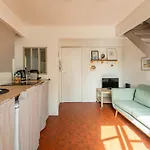 Charming Apartment In The Heart Of Versailles