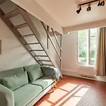 Charming Apartment In The Heart Of Versailles